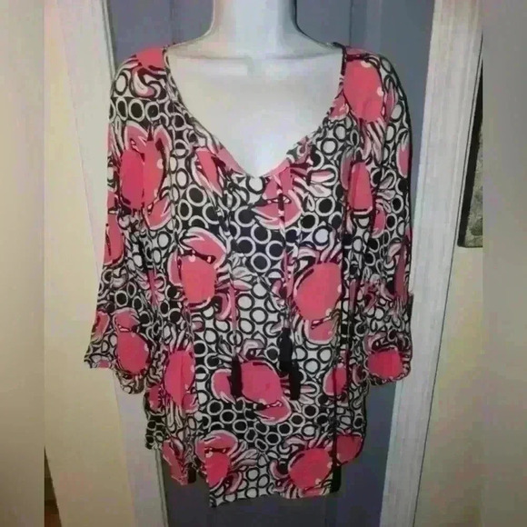 crown & ivy Tops - Crown & Ivy Womens SZ M Crab Print Tunic Top Shirt 3/4 Sleeve Keyhole Back Ties